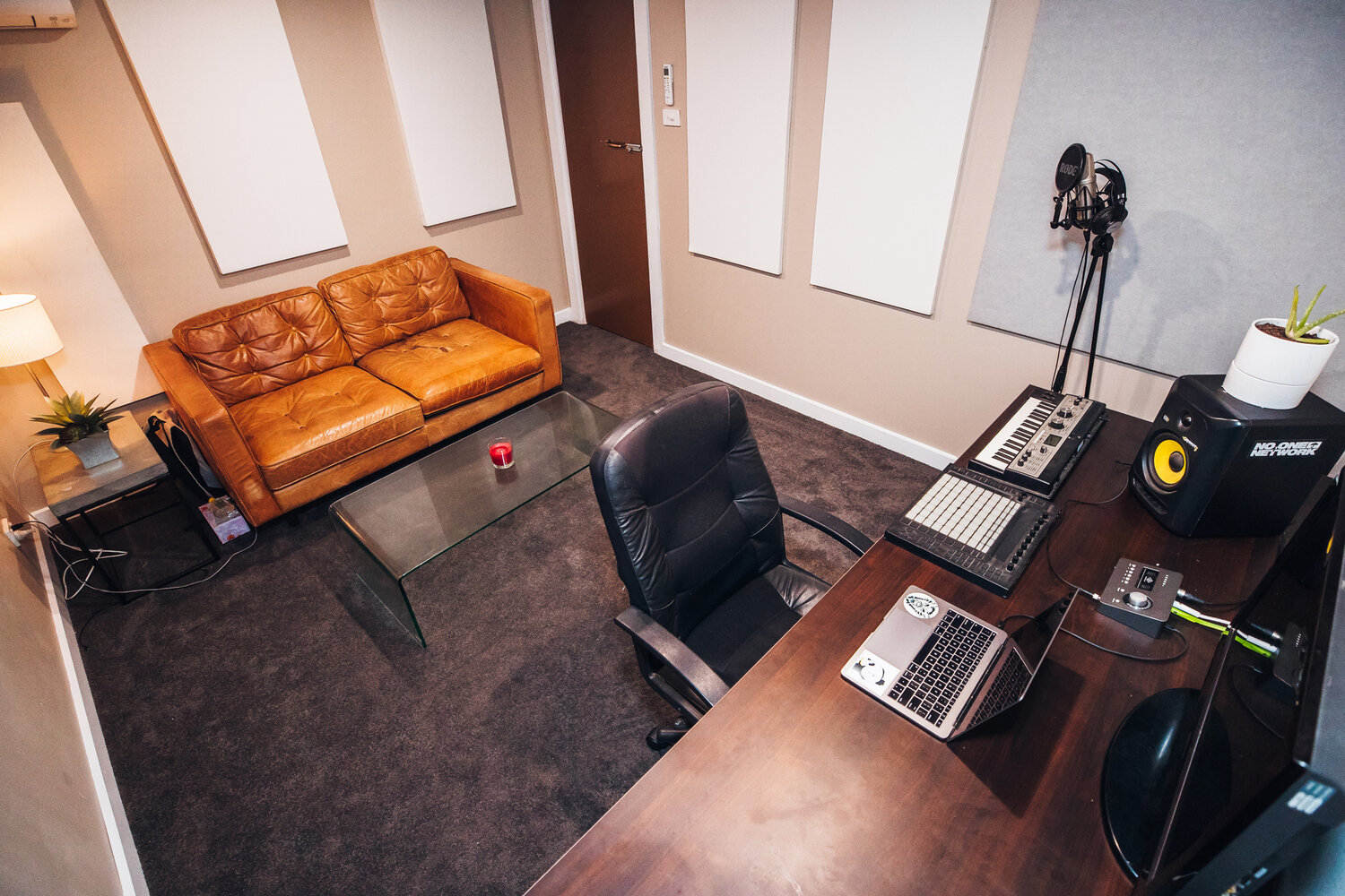Studio B - 3